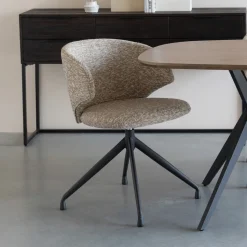 Draaibare Eetkamerstoel Azra Bouclé, kleur Bruin