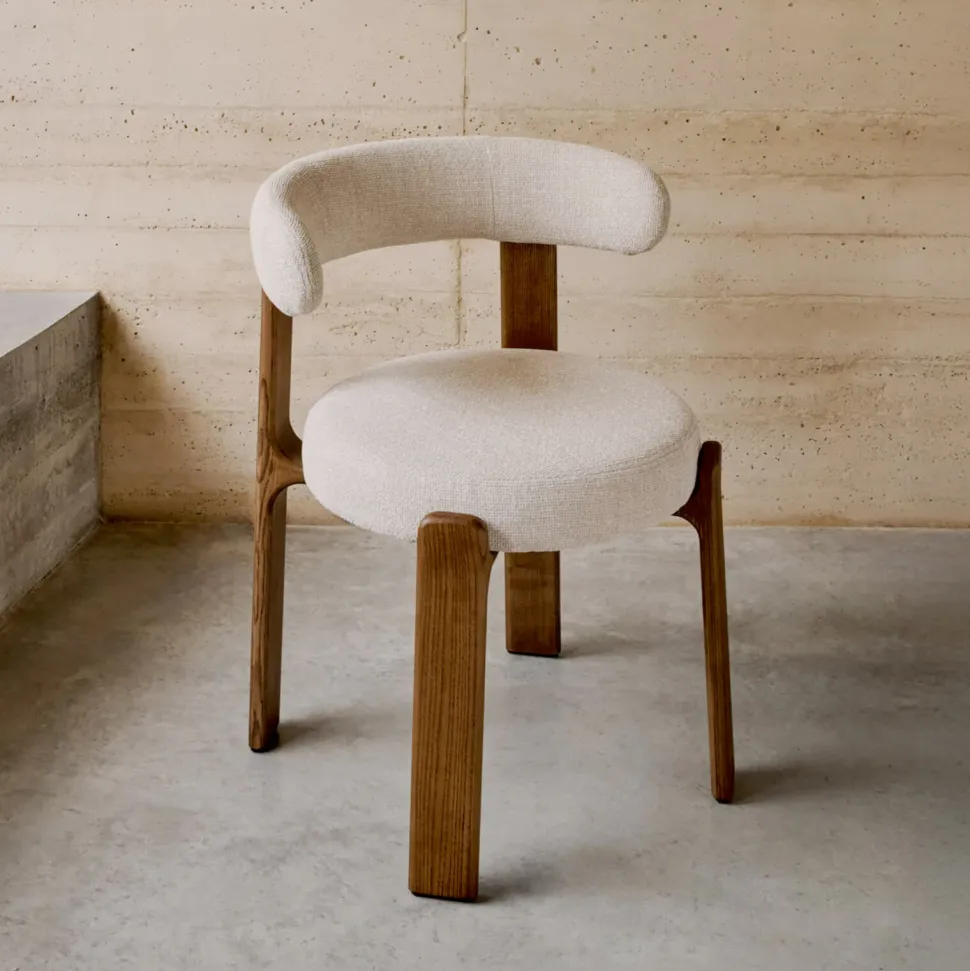 Eetkamerstoel Granite Chenille en noten essenhout