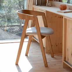 Eetkamerstoel Mads Essenhout en stof