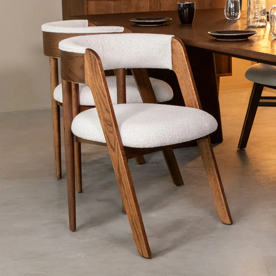 Eetkamerstoel Sasha Bouclé en walnoot eiken