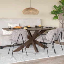 Eettafel Nikki Mangohout, kleur Bruin