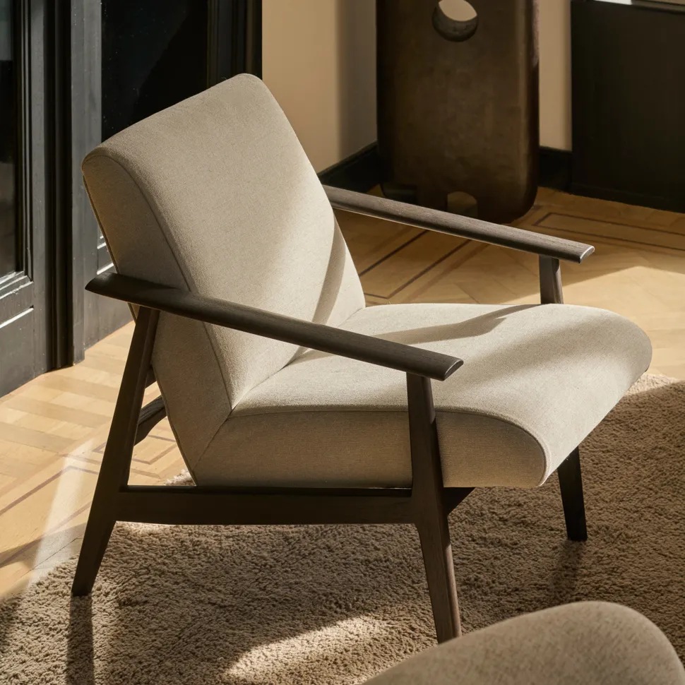 Fauteuil Aspekt Gevernist Teakhout en stof, kleur Warm Ash