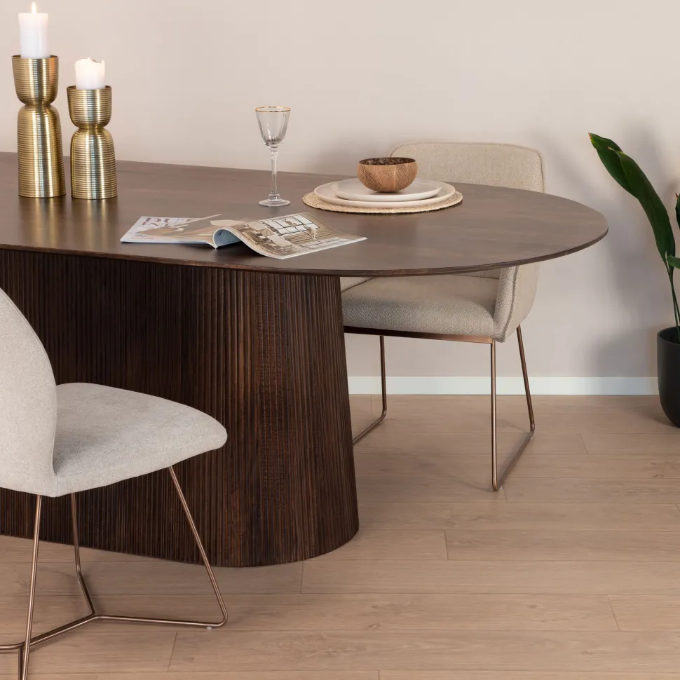Ovale Eettafel Olav Mangohout, kleur Walnoot