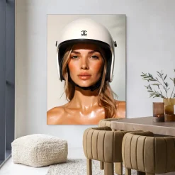 Wandkleed Chanel Helmet in maat en frame naar keuze