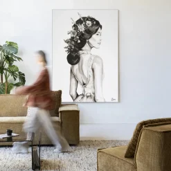 Wandkleed Lady With Blossom in maat en frame naar keuze