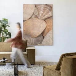 Wandkleed Tijdloze Rust: In Een Zee Van Schelpen in maat en frame naar keuze