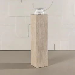 Zuil Nykole Travertin look